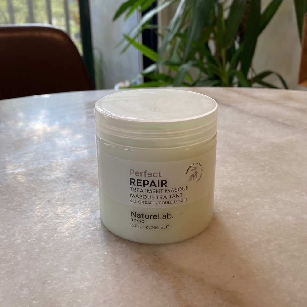 BNWT - NatureLab Repair Treatment Masque